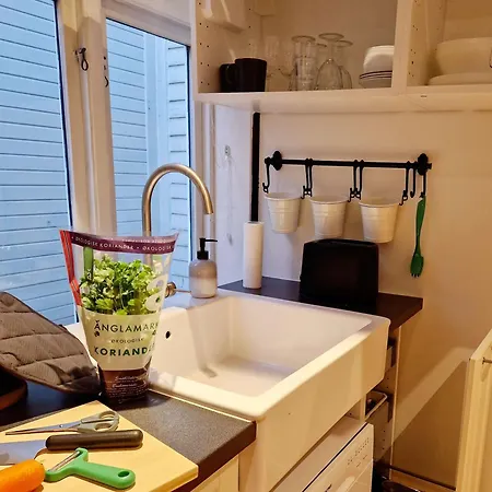 Center Retreat With King Bed