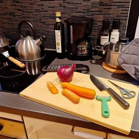 Apartment Center Retreat With King Bed Bergen