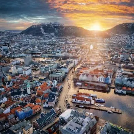 Center Retreat With King Bed * Bergen