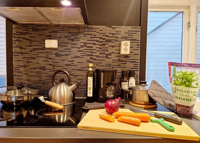 Center Retreat With King Bed Bergen