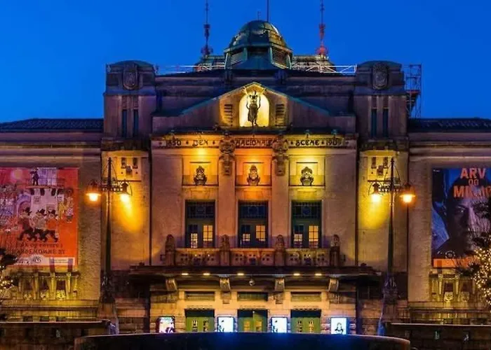 Center Retreat With King Bed 아파트